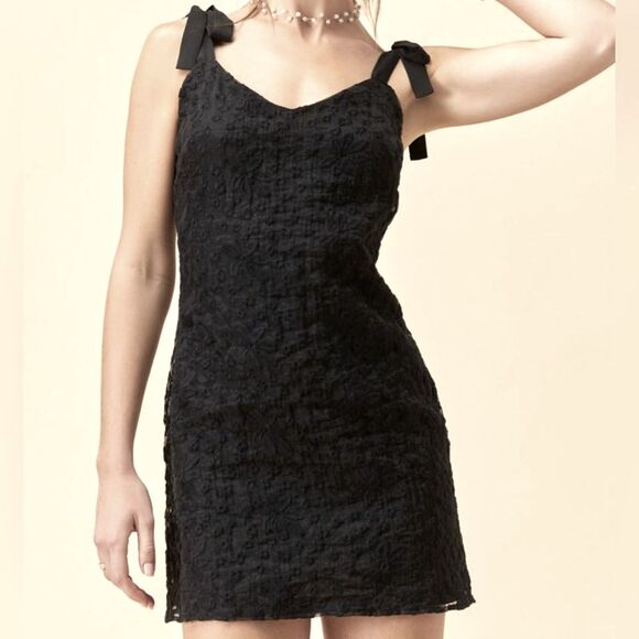 Francesca’s Andrah Lace Retro Glam Mini Black Tie Spaghetti Strap Dress Sz L - Picture 1 of 15